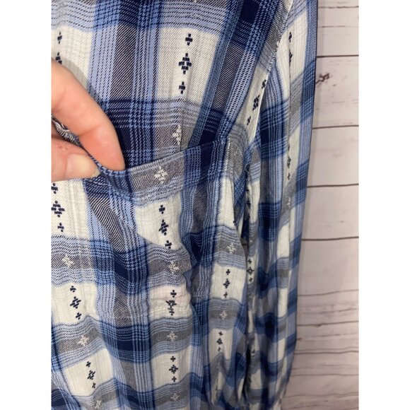 Cato Blue White Hi Low Plaid‎ Long Roll Tab Sleeve Comfy Coastal Grandma Popover - Picture 7 of 8